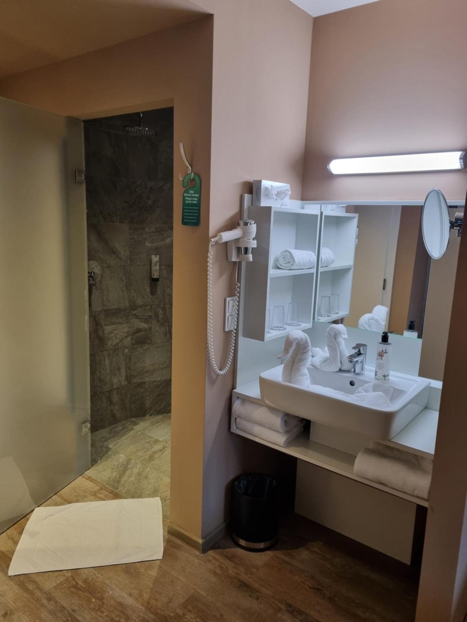 סנט יוהן אין טירול Cubo Sport & Art Hotel מראה חיצוני תמונה